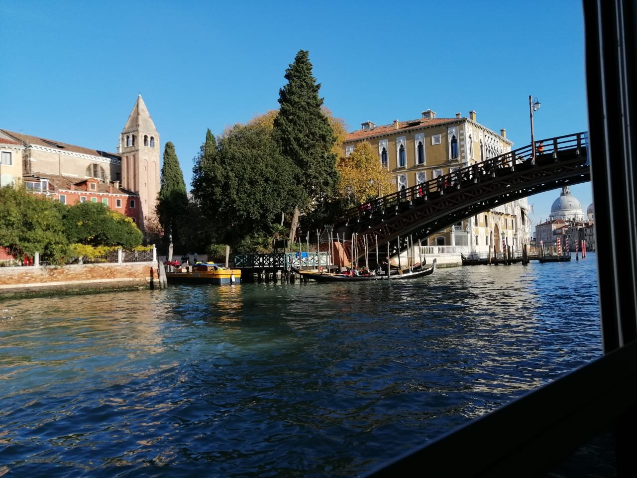 Familia viajando con nuestras ofertas